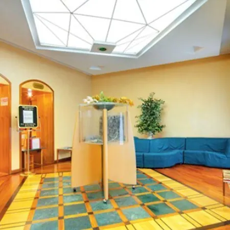 Corot Hotel 3*