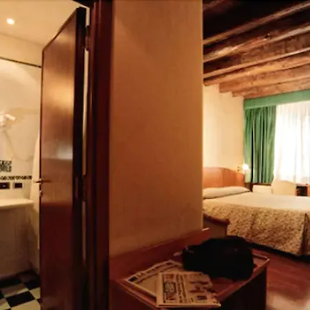 Hotel Corot 3*