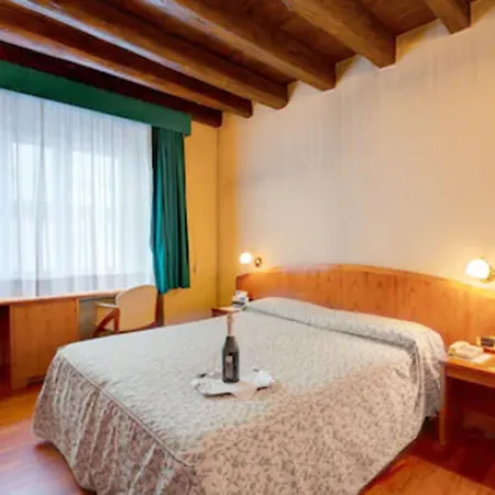 Corot Hotel