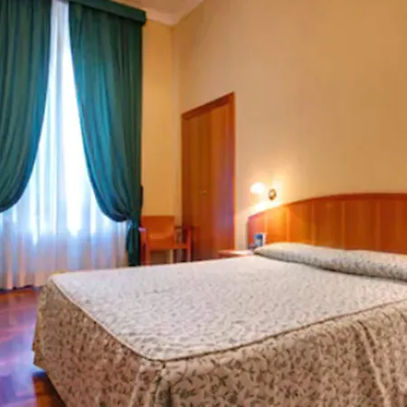 Corot Hotel 3*