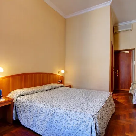 Corot Hotel 3*