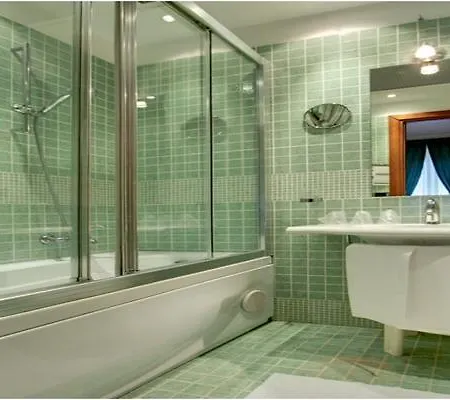 Corot Hotell 3*
