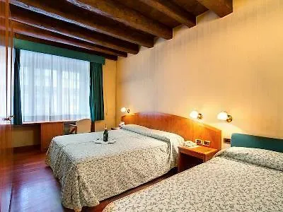 Corot Hotell