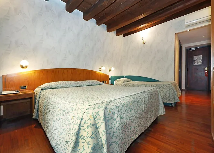 コロト ホテル 3*