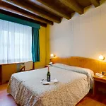 Corot Hotel 3*