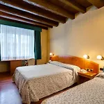 Corot Hotel 3*